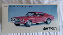FORD MUSTANG 1/18 AUTOART 1968 ROT NEU