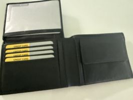 Elegantes schwarzes Leder Portemonnaie – Helvetia