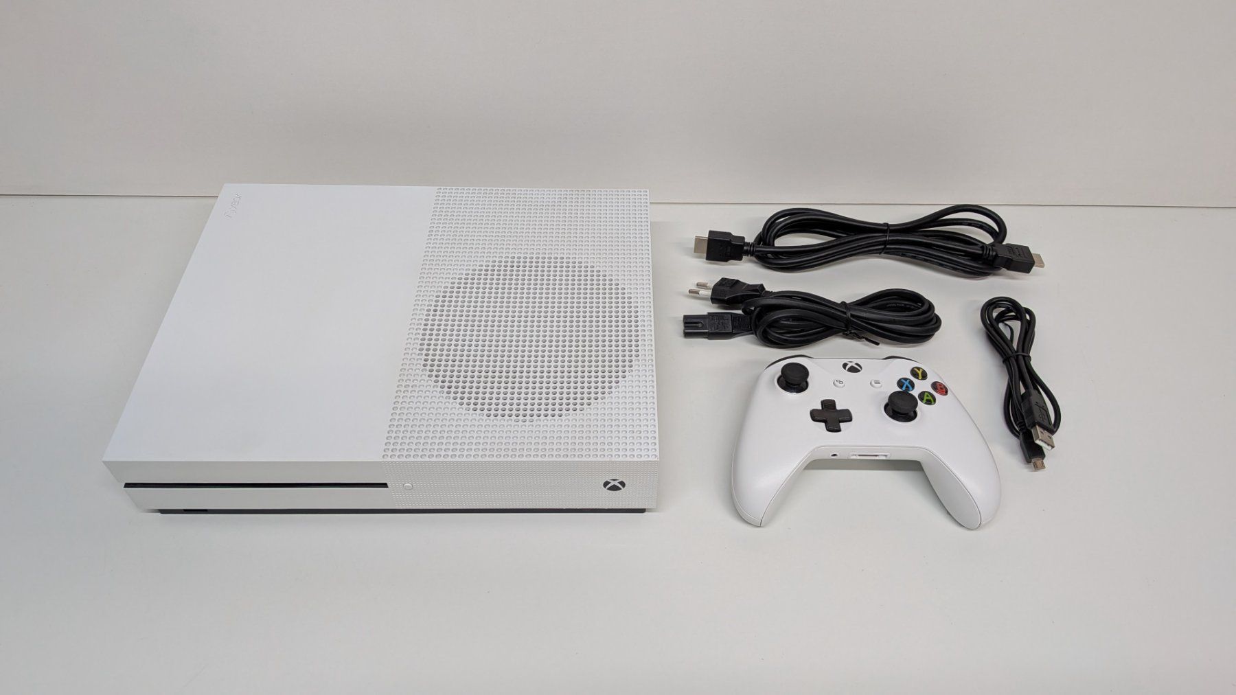 Microsoft Konsolen: Microsoft Xbox One S mit Controller, 365 GB – Gebraucht aus Menziken von mame18