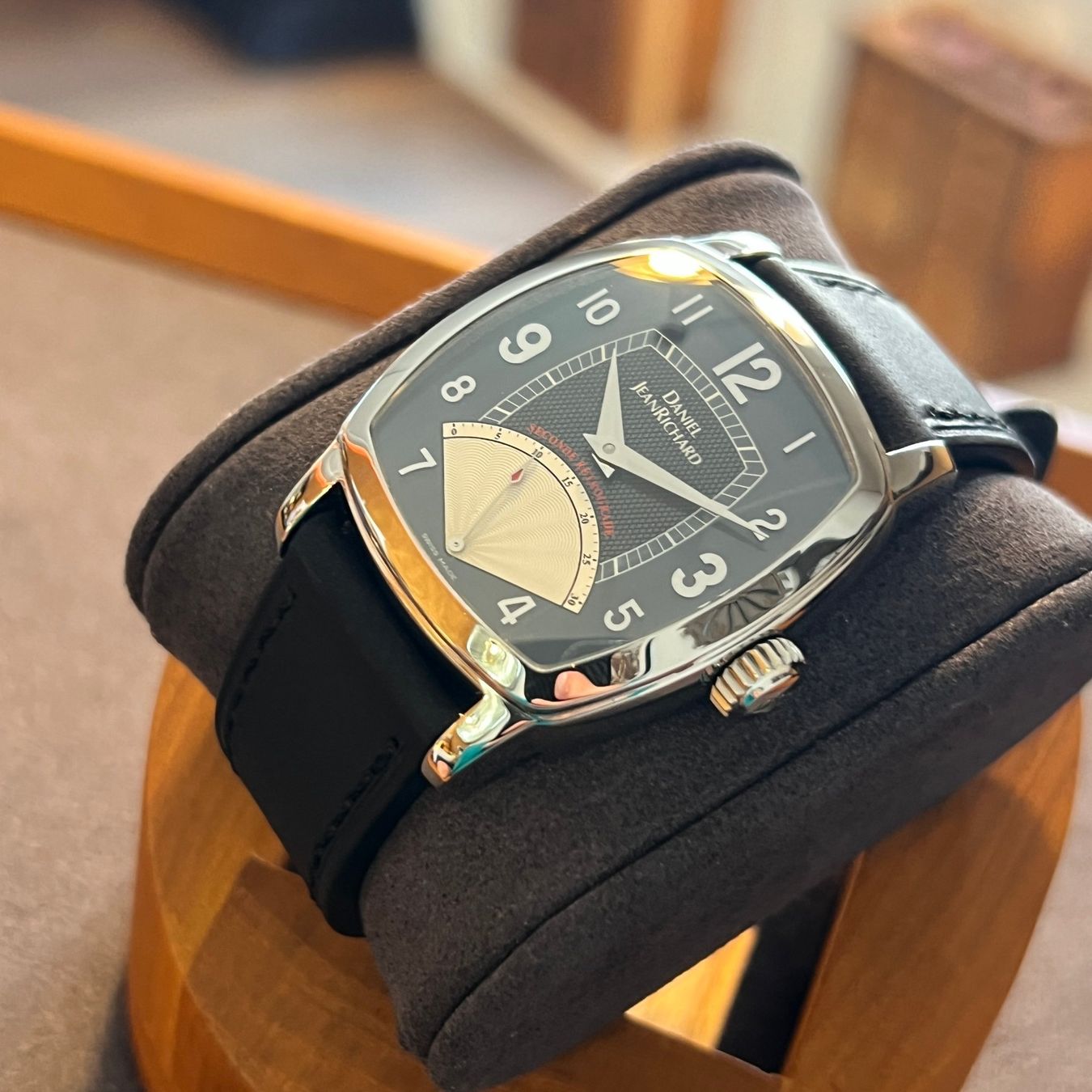 Orologi: Daniel JeanRichard TV Screen Retrograde Seconds 45006 – Usato da Carouge GE venduto da Watchaser 8