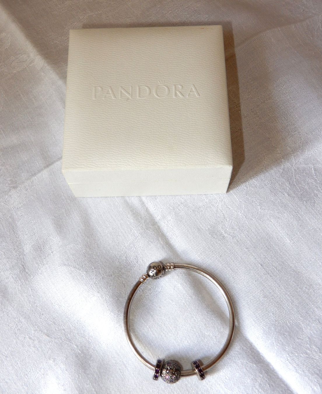 Pandora Armbänder & -reifen: Pandora Armband mit 3  Charms – Gebraucht aus Senèdes von tintinette43 2