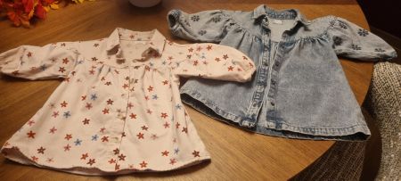 2 Kinderkleider Sterne Denim Grösse 74/80