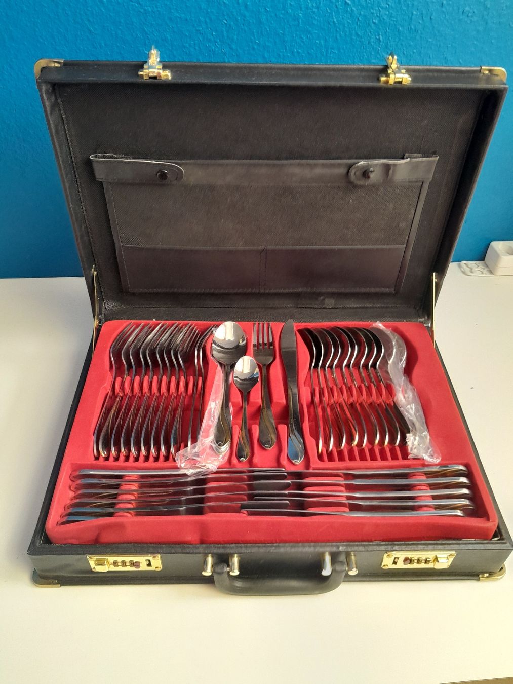 Bestecksets: malle de couvert de table – Gebraucht aus Genève von ang_fd8z 3