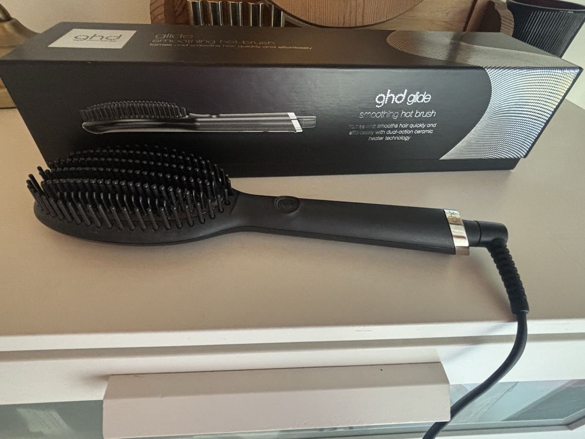 Autres soins des cheveux: GHD Glide smoothing hot brush – D'occasion à Cham par helike 1