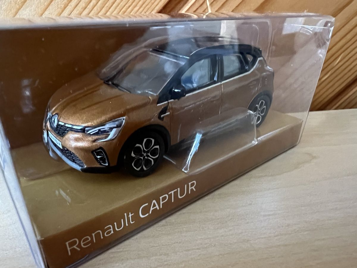 Renault Modellautos: Renault CAPTUR Modellauto 3 Inch Atacama Orange, Neuwertig – Neu und originalverpackt aus Bachenbülach von Manolo007 2
