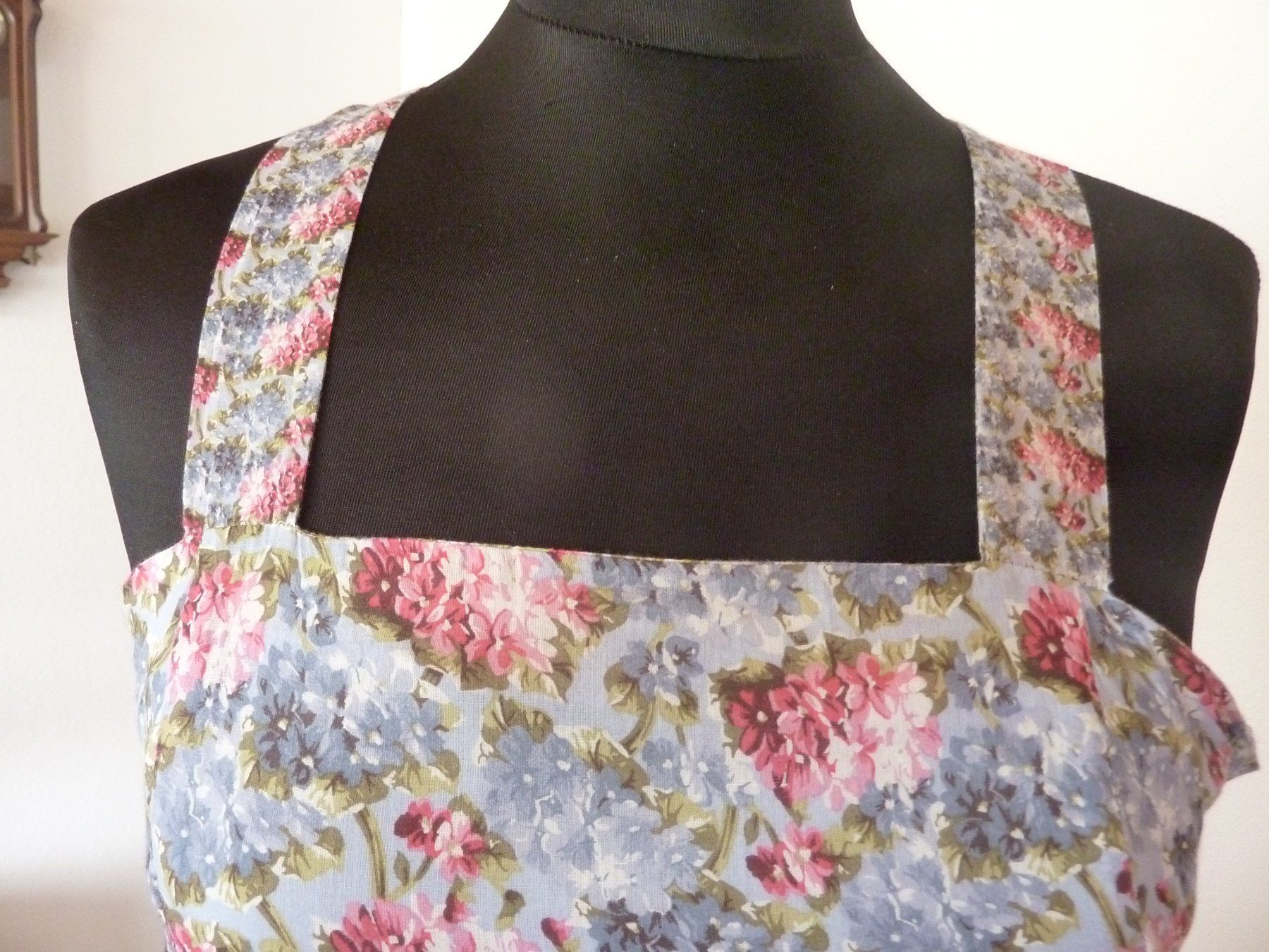 Nafnaf Kleider: leichtes Sommerkleid 34 Naf Naf – Gebraucht aus Waldstatt von Kananaskis1 1