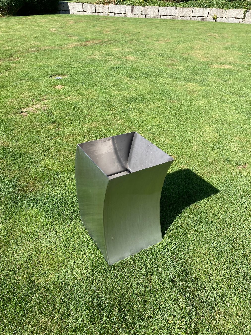Vasi per fiori: Edelstahl Design-Pflanzenkübel – Usato da Gerzensee venduto da Peak-5895 1