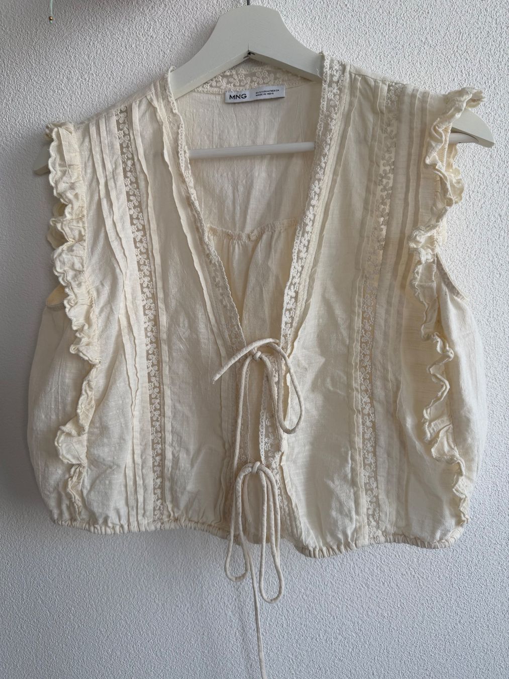 Mango Chemisiers: Mango Bluse mit Rüschen – Neuf (Voir description) à Luzern par maz_jq6n