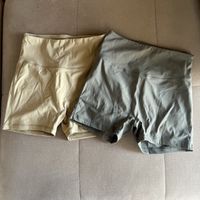 2 kurze Push-up Hosen