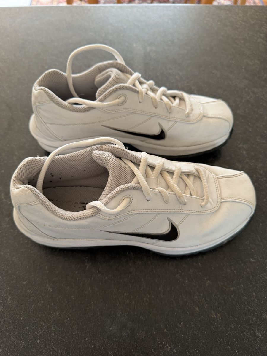 Nike Scarpe per ragazzi: Junior Golfschuhe Nike – Usato da Berikon venduto da Mazis 1