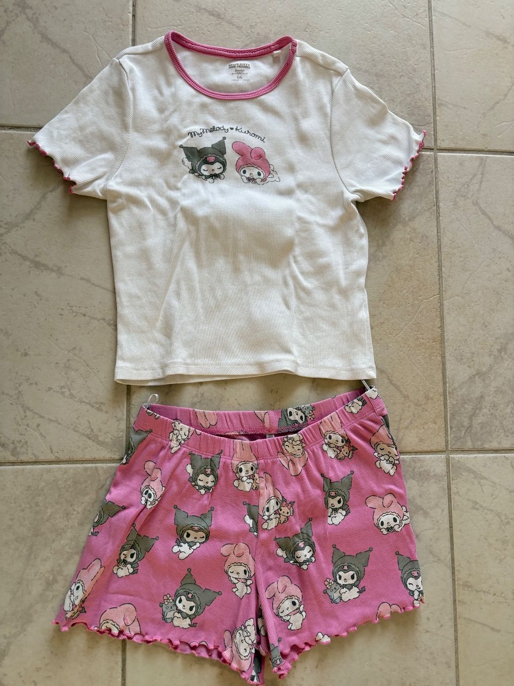 C&A Pigiama & Simili: Süesser Hello Kitty Pyjama, Grösse 152, neu – Nuovo (secondo la descrizione) da Dietlikon venduto da Bachtel97