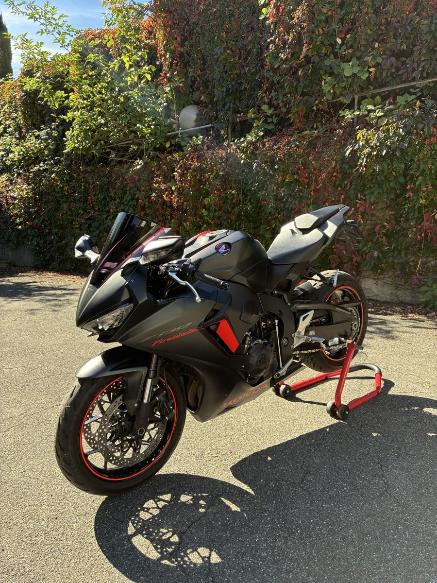 Honda Strada: Honda cbr 1000 rr sc77 – Usato da Mels venduto da Nikola1997