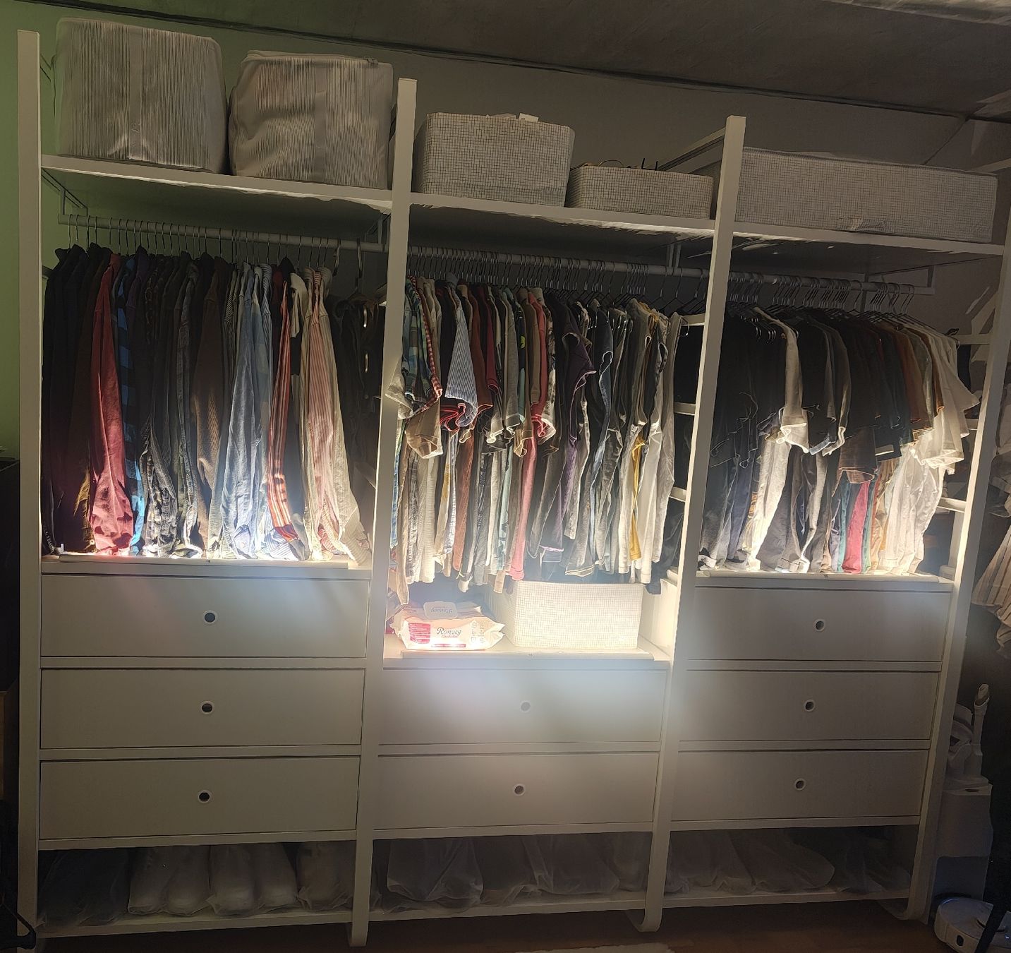 Ikea Armadi: IKEA Kleiderschrank offen – Usato da Regensdorf venduto da MBerri 1