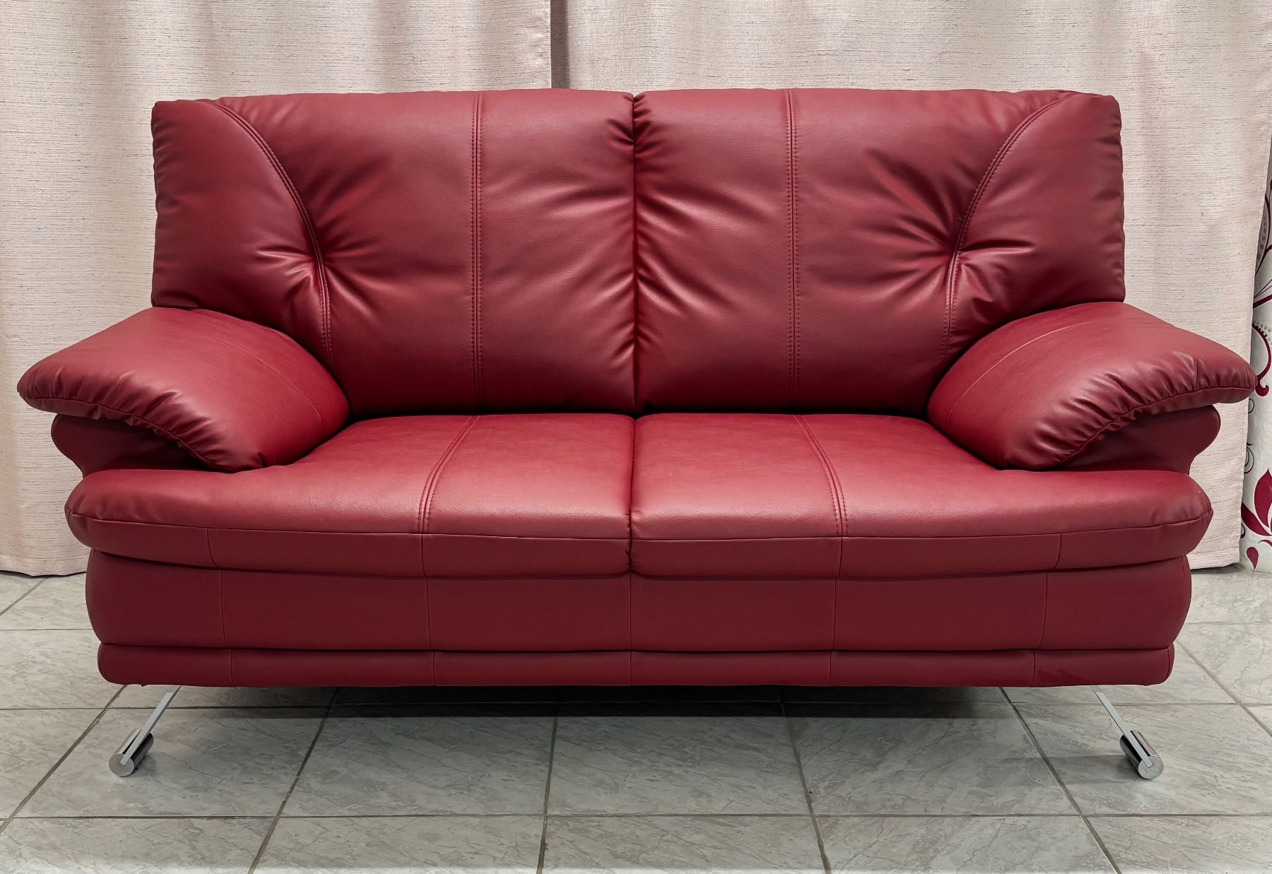 Divani: Rotes Kunstleder Sofa Bordeaux | TOP ZUSTAND – Usato da Suhr venduto da twt_gb7n