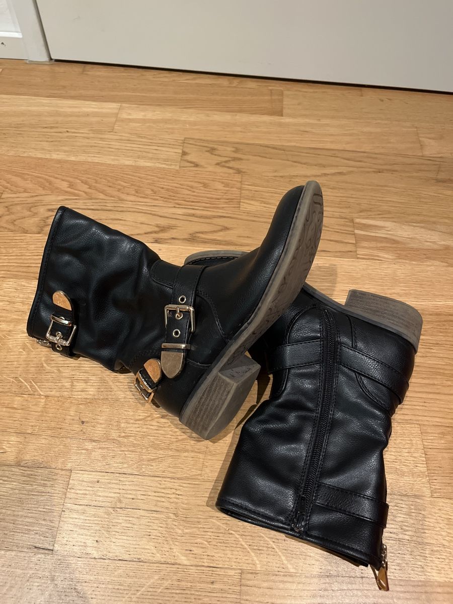 Graceland Scarpe da donna: Schwarze Stiefeletten mit Schnallen – Usato da Dietikon venduto da na_129 1