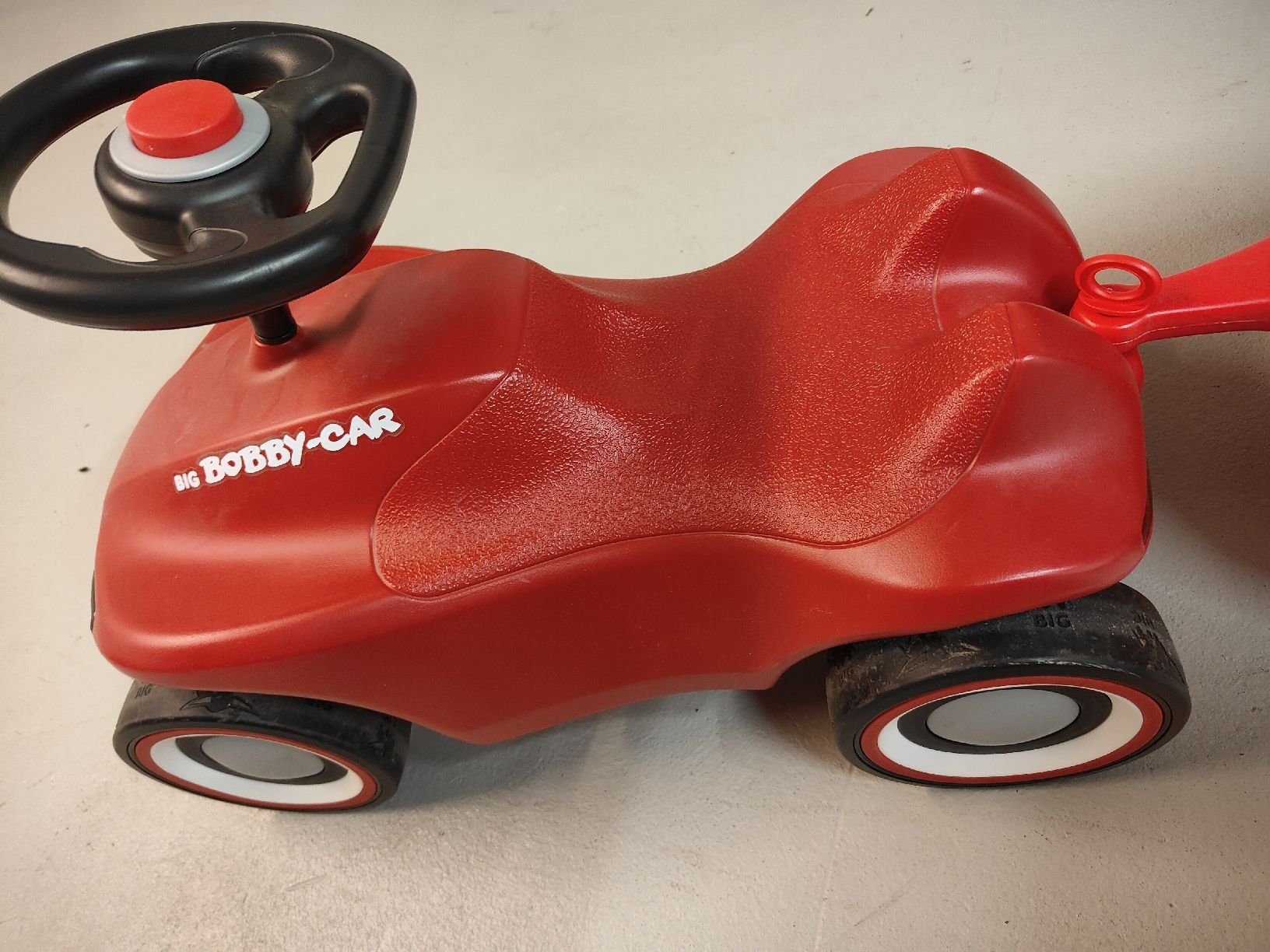 Big Veicoli per bambini: Bobby Car mit Anhänger in rot – Usato da Mettmenstetten venduto da fez_2c5b 2
