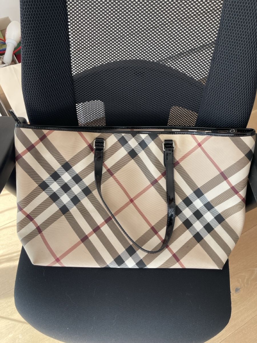 Borse da donna: Large Tote Bag Classic Check Pattern – Usato da Stäfa venduto da sun_979v