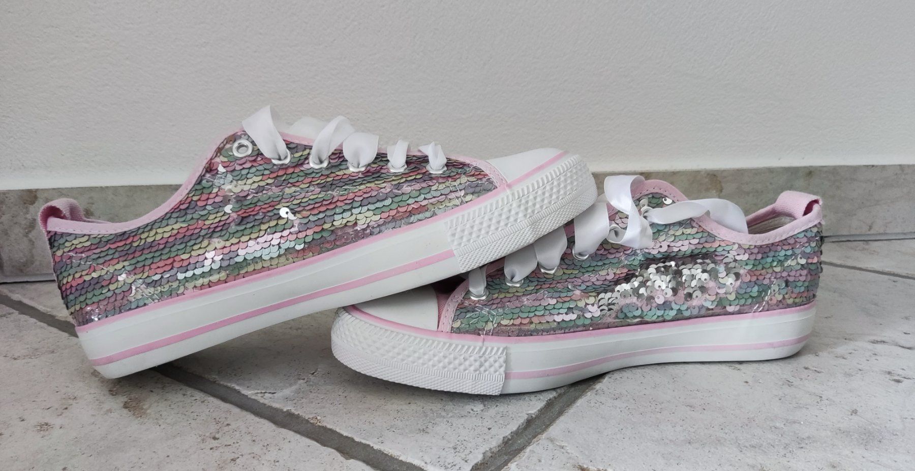 Scarpe da donna: CLAUDIA GHIZZANI SNEAKER GR.39 – Usato da Chur venduto da Rodanisa 4