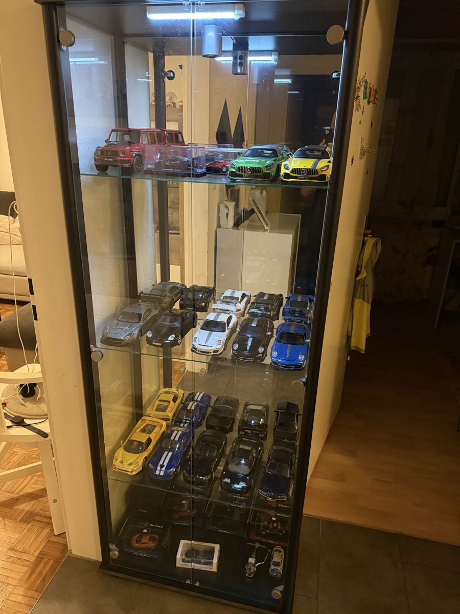 Vetrine: Vitrine schwarz mit Beleuchtung  – Usato da Spreitenbach venduto da dhy_qtm8 1