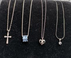 4 Silber Halsketten mit Anhänger - Lot 