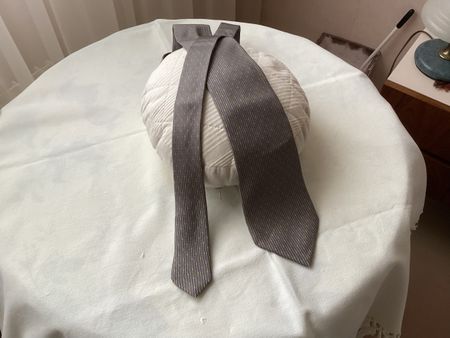 Elegante graue Seidenkravatte, Marke Jacis