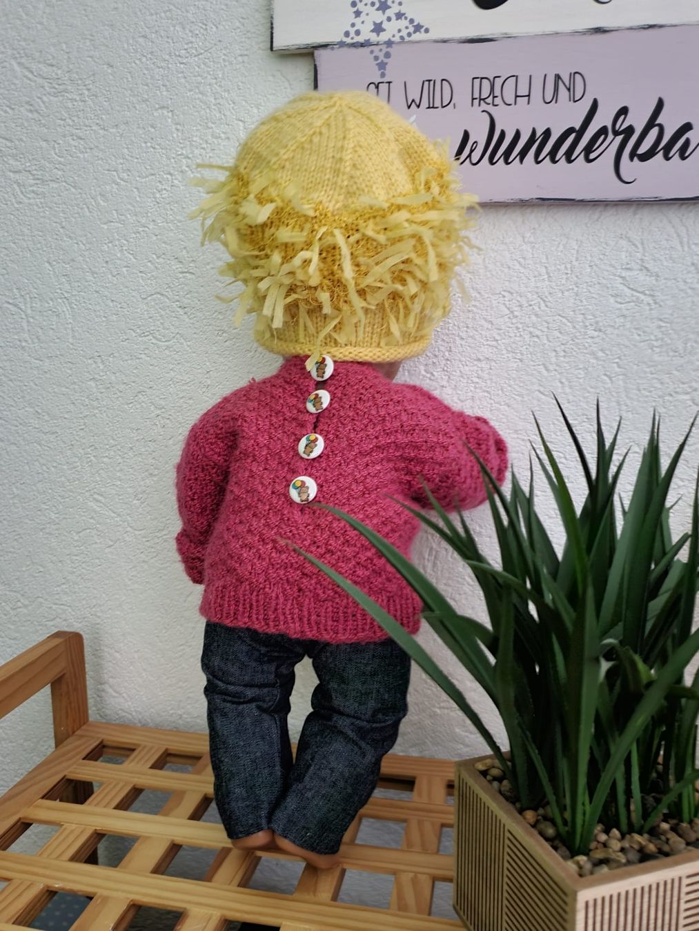 Bambole: Puppe mit kleidung Set Pullover und Mütze  – Usato da Safenwil venduto da SuterMueller 1