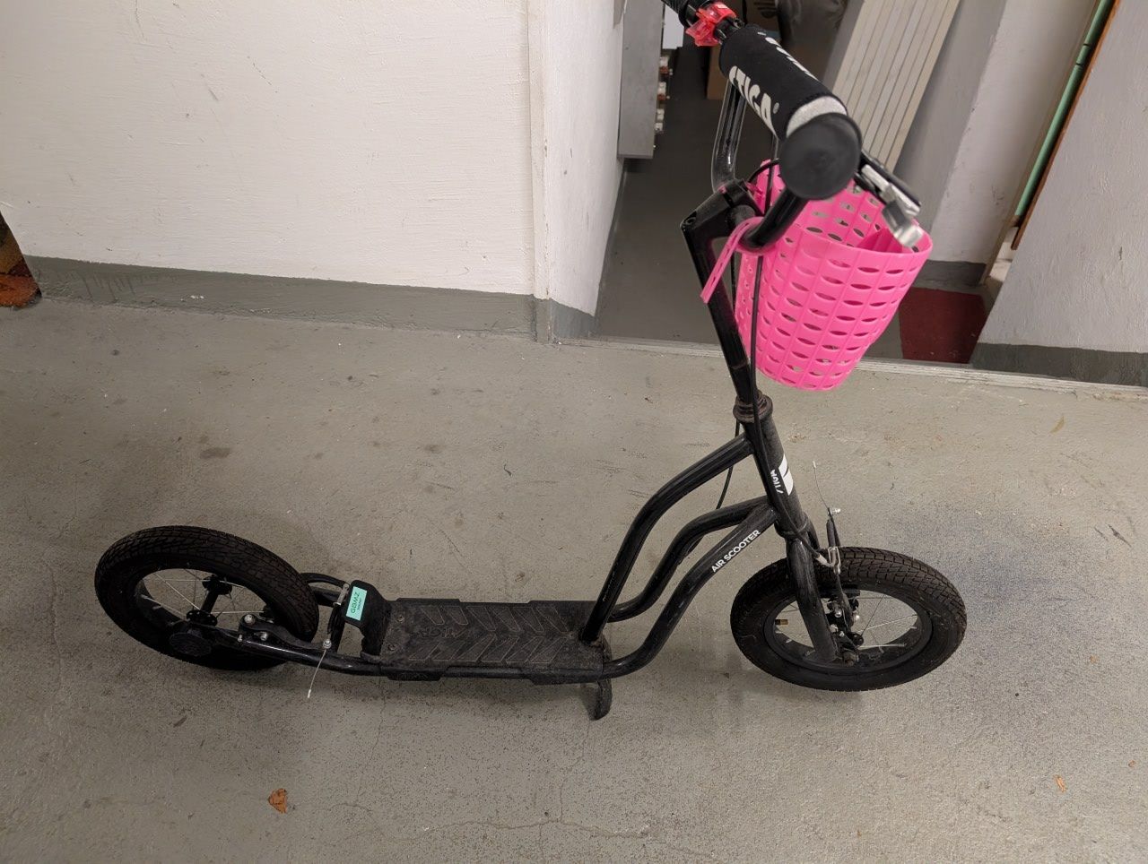 Kickboard: Kickroller STIGA AS Scooter Kinder mit Korb gebraucht – Usato da Zürich venduto da Finafets