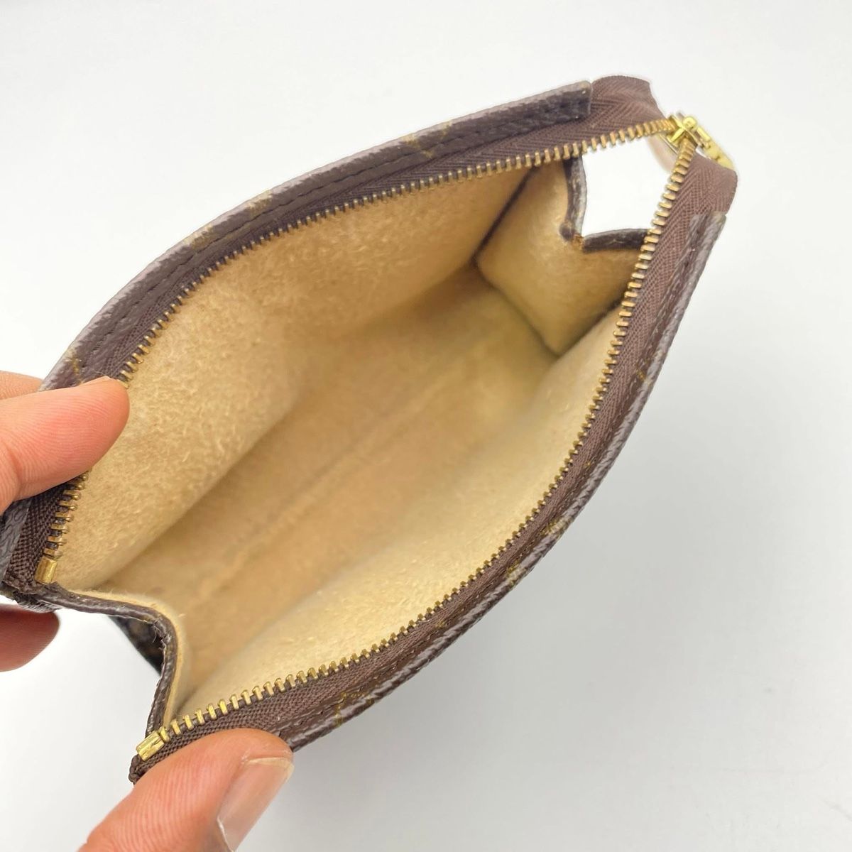 Louis Vuitton Borse: Louis Vuitton Toiletry Pouch 15 cm – Usato da Widnau venduto da Pukpan_99 4