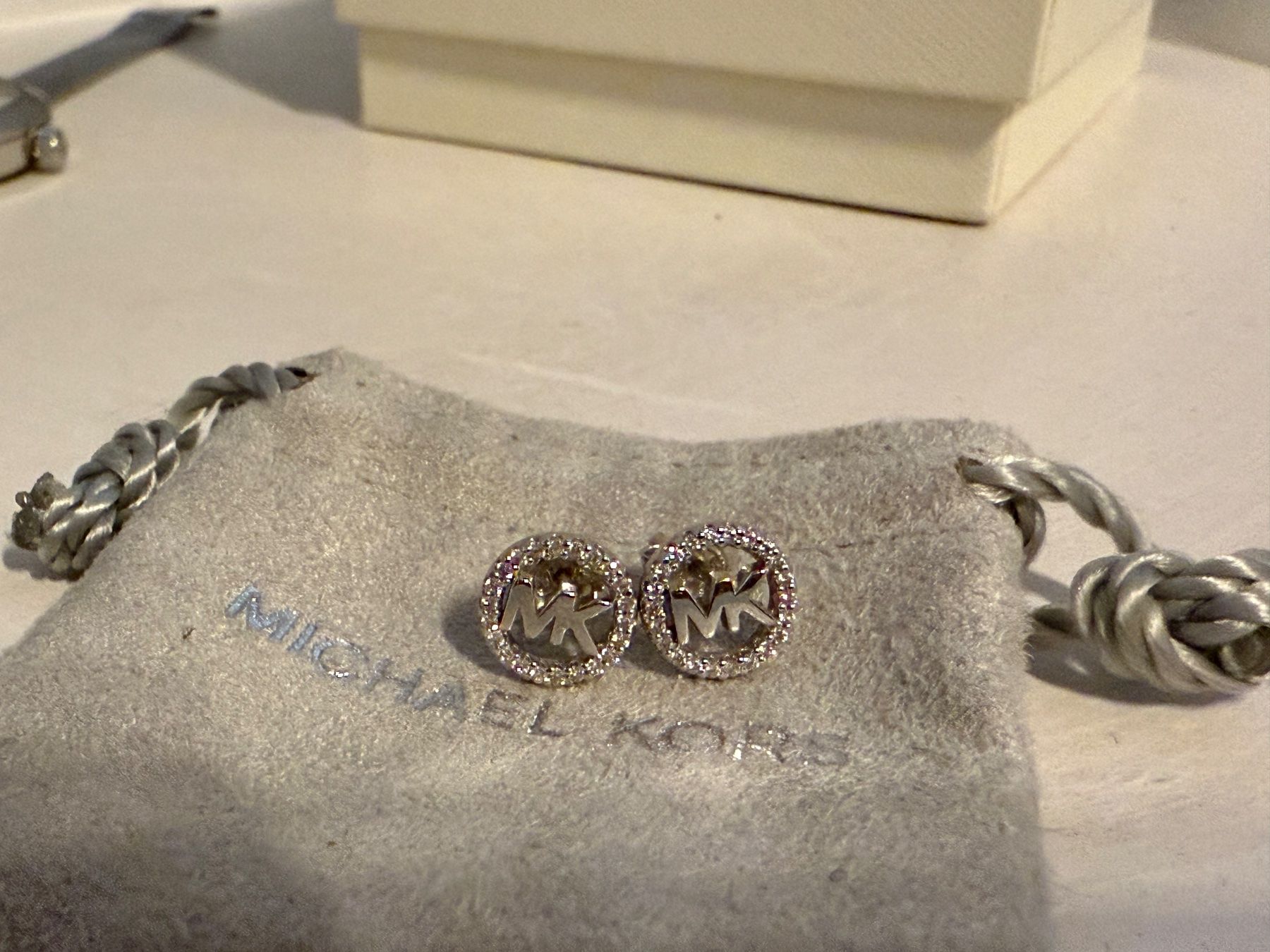 Michael Kors Altri gioielli: Michael Kors Schmuckset – Usato da Visperterminen venduto da ele_8n98 4