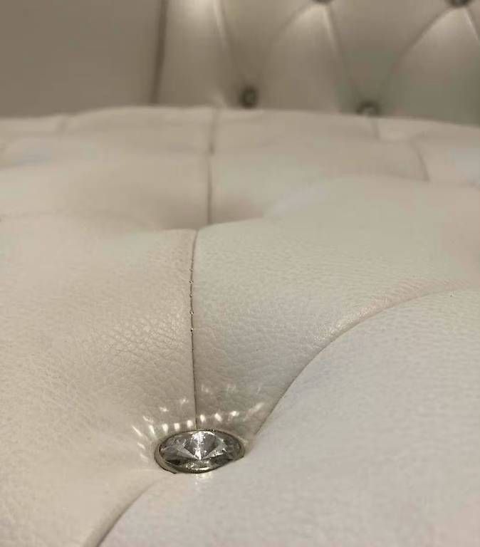 Poltrone: Chesterfield Modern Barock Hochlehner – Usato da St. Gallen venduto da SG_CH1 2