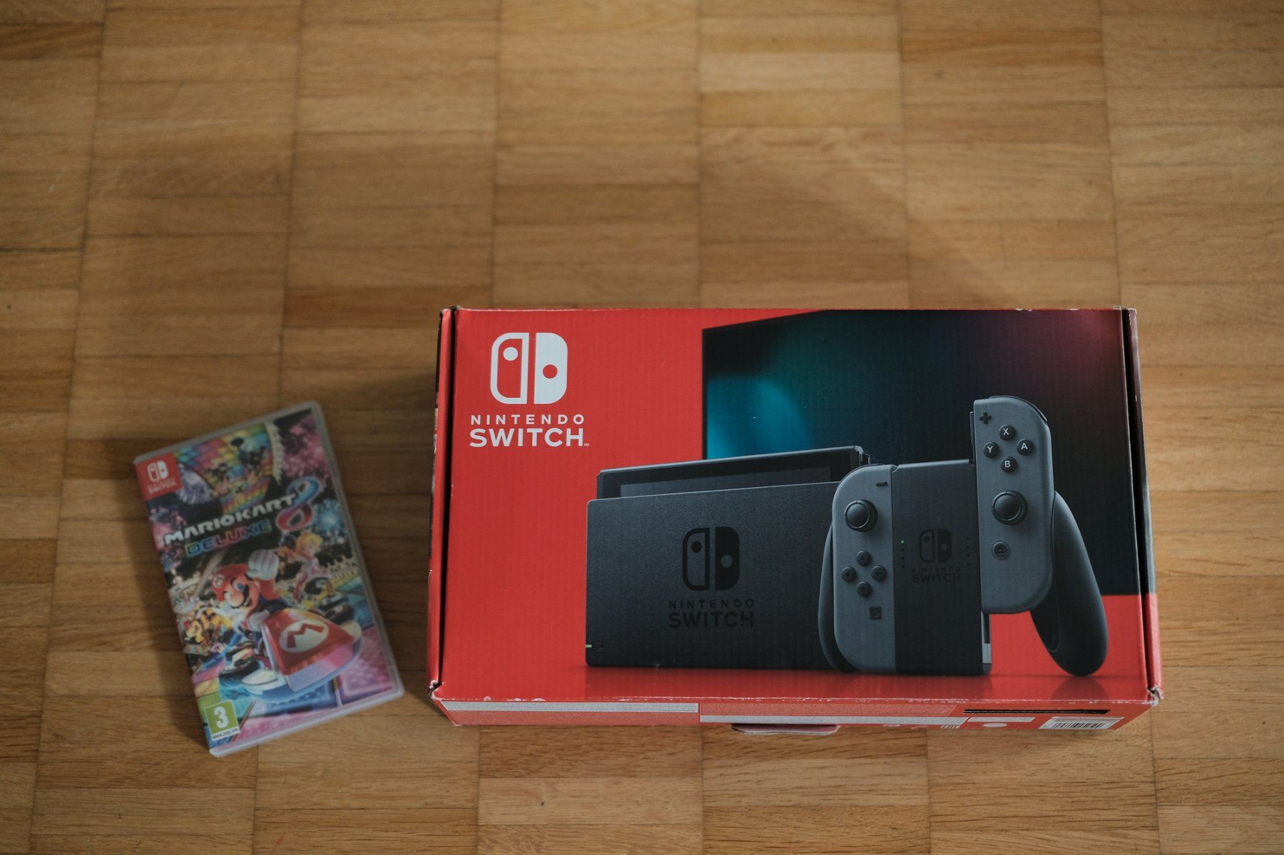 Nintendo Konsolen: Nintendo Switch + Mario Kart Deluxe 8 – Gebraucht aus Zürich von marioangst2014