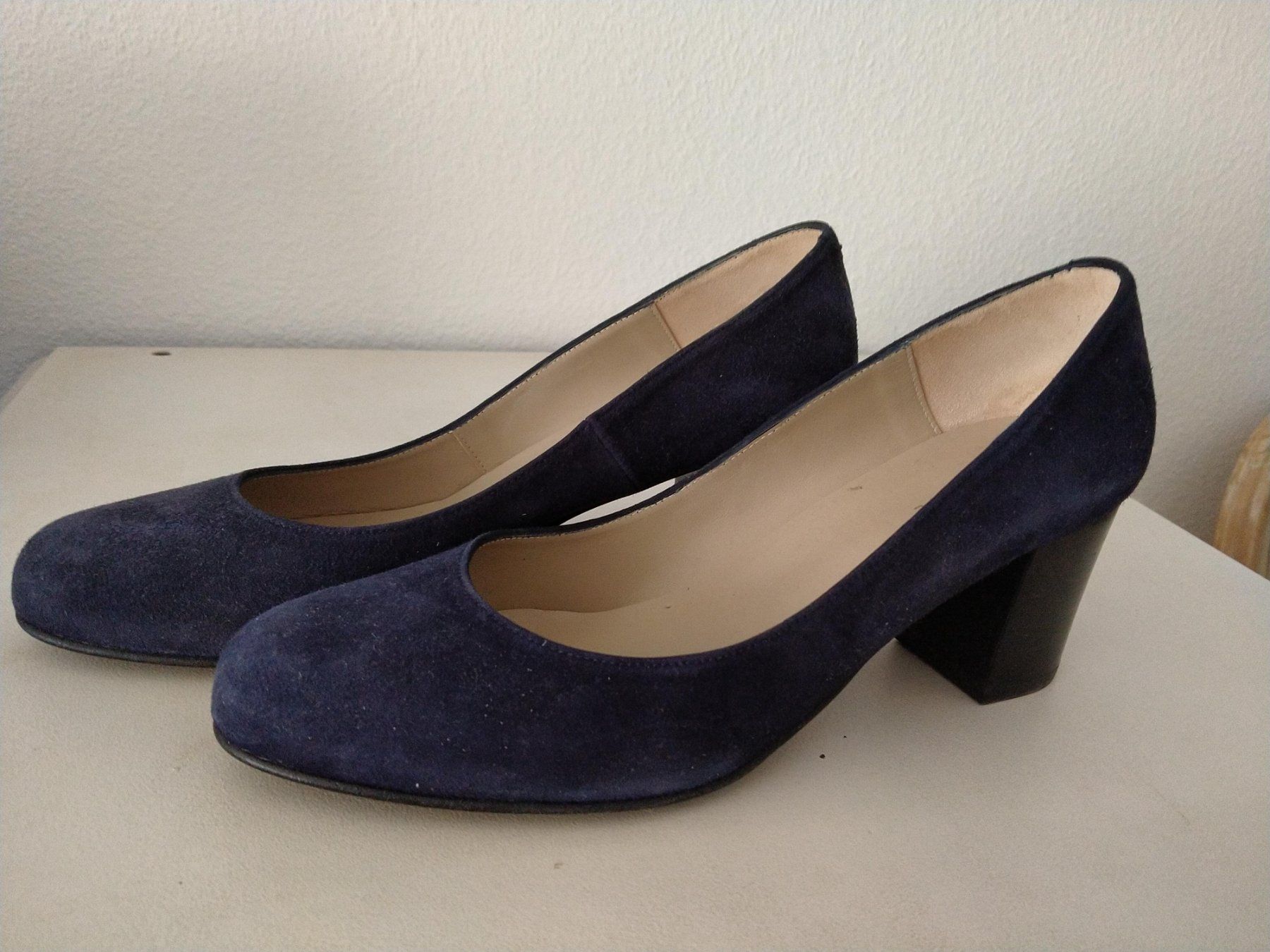 Scarpe da donna: chaussure daim bleu Varese 38 – Usato da Veytaux venduto da Christianelucie