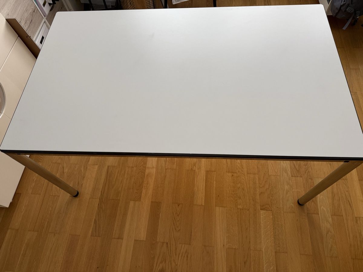 Tables: Stabiler Bürotisch – D'occasion à Pfäffikon SZ par FedLo