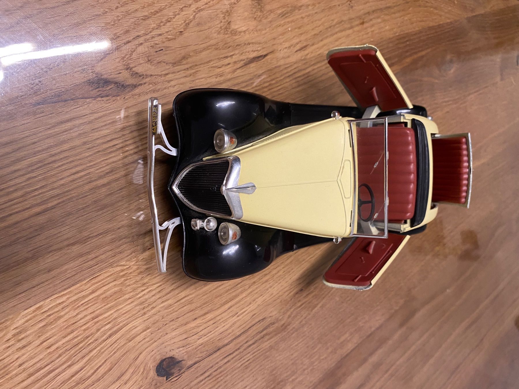 Ford Modellini d'auto: Modellauto Ford V8 – Usato da Birr venduto da Vintage-Liebhaber 3