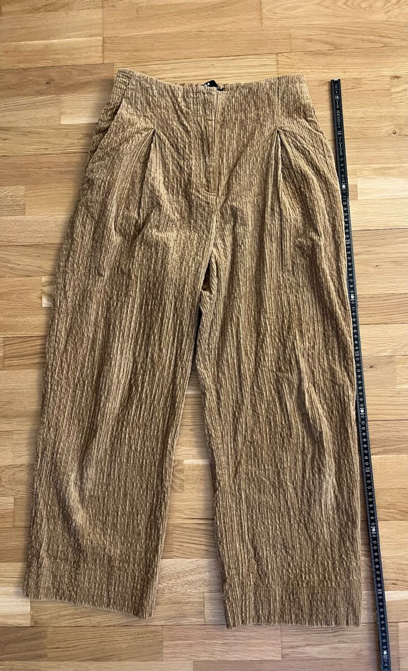 Pantaloni: Hellbraune Cordhose, weit geschnitten, Gr. S – Usato da Basel venduto da rah_r