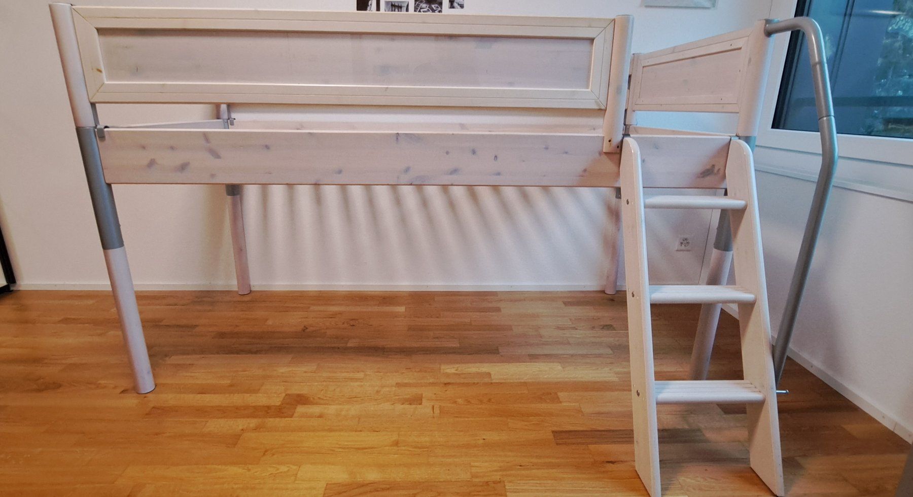 Flexa Letti: Halb-Hochbett Flexa / Kiefer weiss – Usato da Luzern venduto da Salemanlu