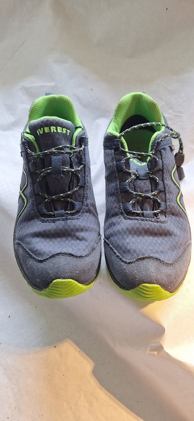 Everest Scarpe per ragazzi: Schuhe Everest Gr. 34/35 – Usato da Innertkirchen venduto da mar_km9t