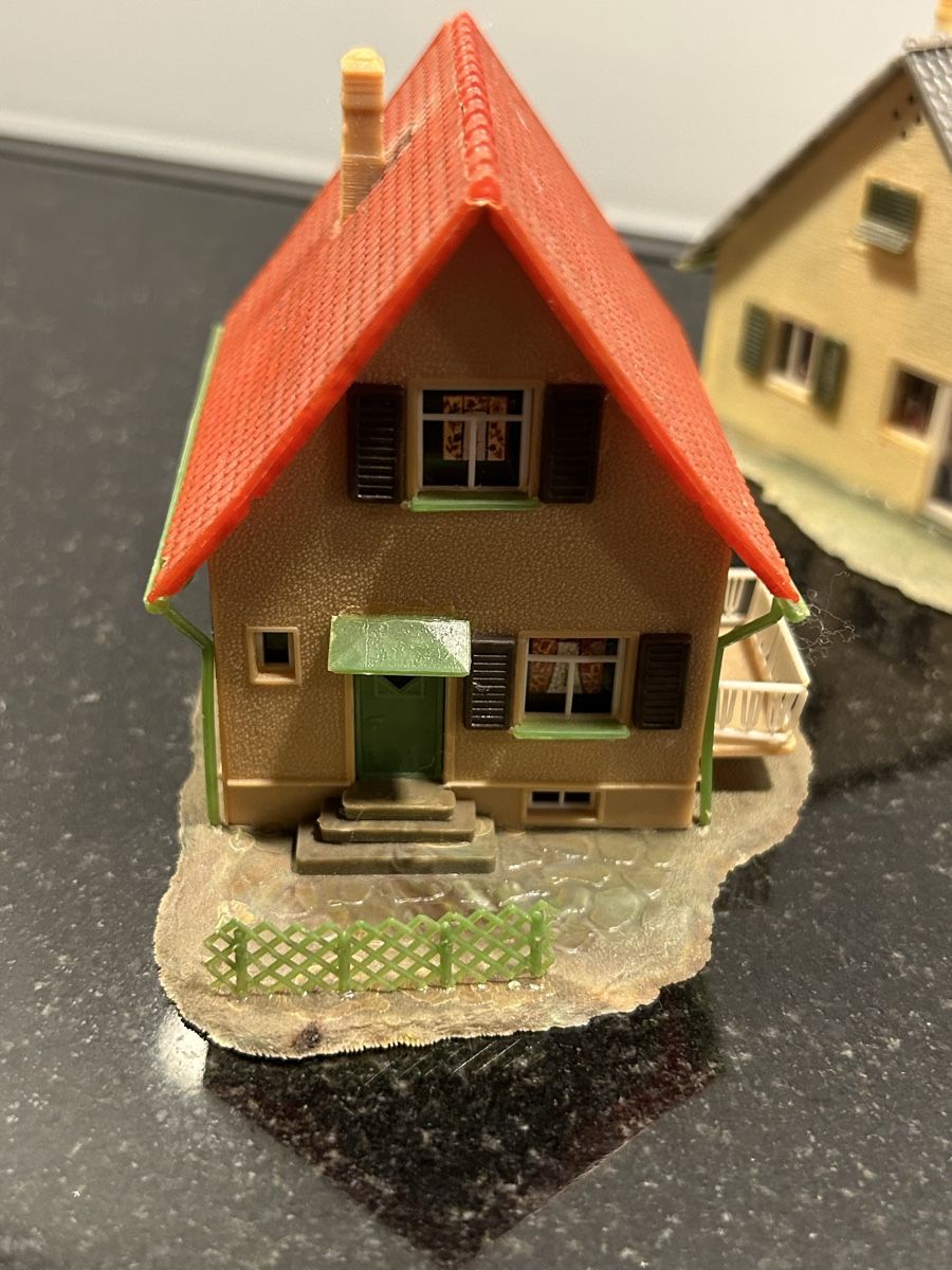 Kit di modellismo & Modellini statici: verschiedene Musterhäuser / casette modellismo – Usato da Tenero venduto da Laura-Pedu 1