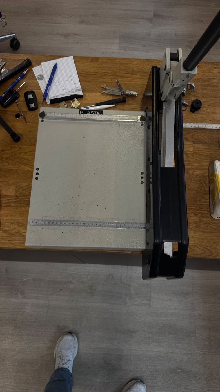 Seghe: Professionelle Schneidemaschine Plastik, Gravograph – Usato da Zürich venduto da Prima.78 2