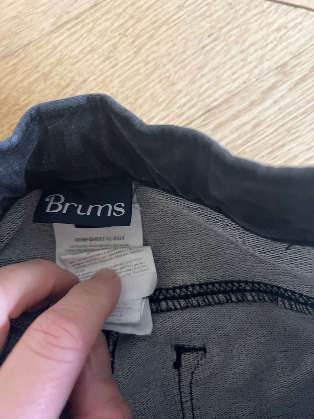 Hosen: Jeans dunkelgrau/schwarz, Brums 140 – Gebraucht aus Beinwil am See von brigittehug 2