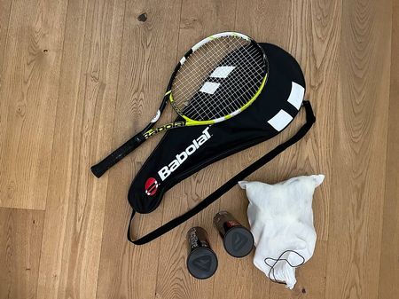 Babolat Tennis Racket mit Schutzhülle und 30 Bällen
