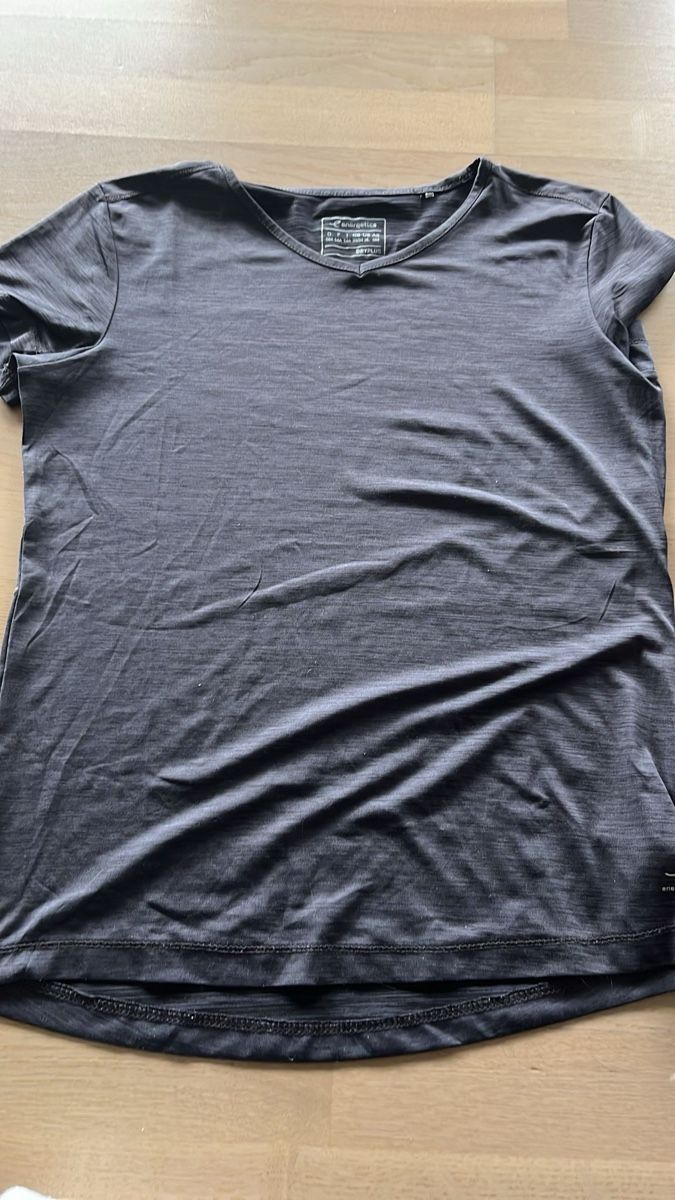 Camicette, T-shirt & Top: Athletic T-Shirt Mädchen, Grösse 164, Anthrazit  – Nuovo (secondo la descrizione) da Tann venduto da Alex_m