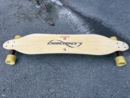 Loaded Carver Longboard mit Paris Trucks & Orangatan Rollen 