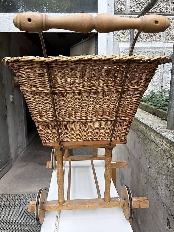 Tutte le decorazioni: Deko-Wagen – Usato da Eschenbach SG venduto da ginofriuli 1