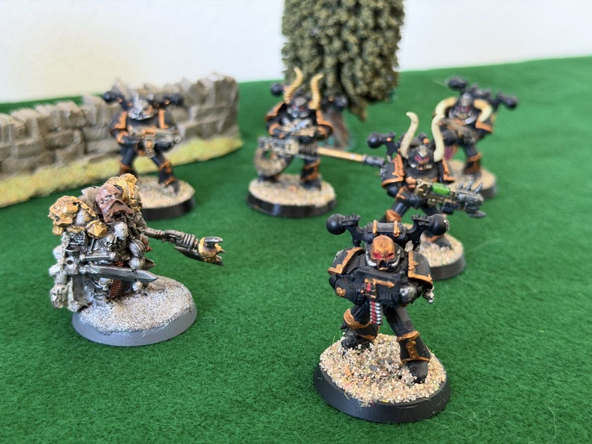 Kit di modellismo & Modellini statici: Warhammer 40K Chaos Space Marines - Armata – Nuovo (secondo la descrizione) da S. Pietro venduto da nap_9xjt 4