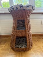 Katzenbaum und Korb