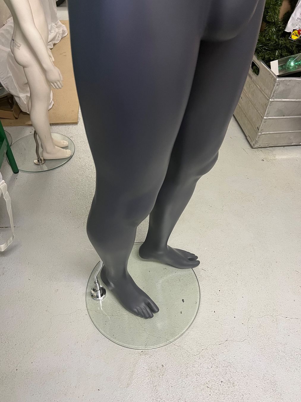 Altro in Decorazioni & Accessori: Schaufensterpuppe Mann schwarz Unterteil – Nuovo e nell'imballaggio originale da Einsiedeln venduto da cenikae 1