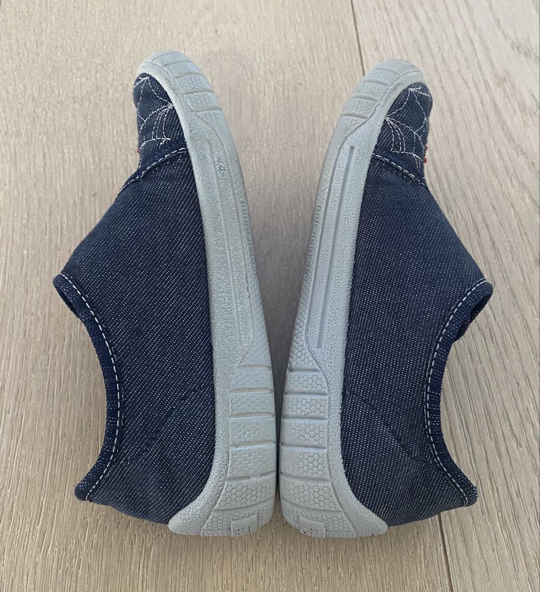 Superfit Schuhe für Jungen: Hausschuhe superfit Gr. 27 – Gebraucht aus Hofstetten SO von ani_55wx 3