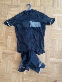 Craft Canottiere & Pantaloni: Craft Rennrad Anzug – Usato da Birsfelden venduto da edw_2mjn