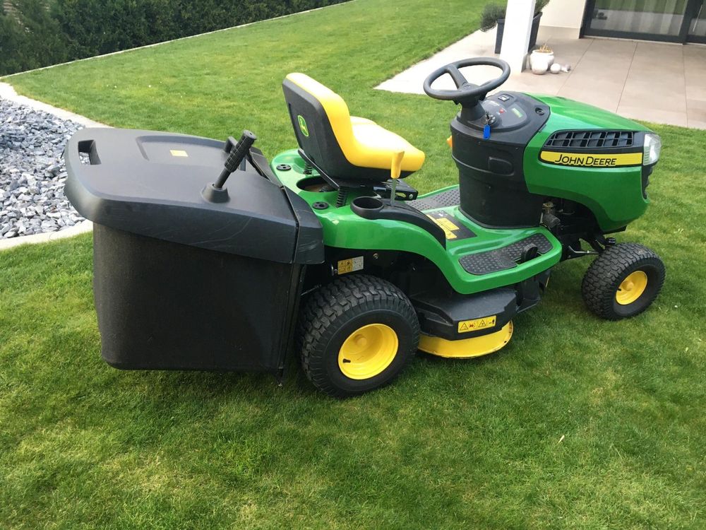 John Deere Rasenmahertraktor